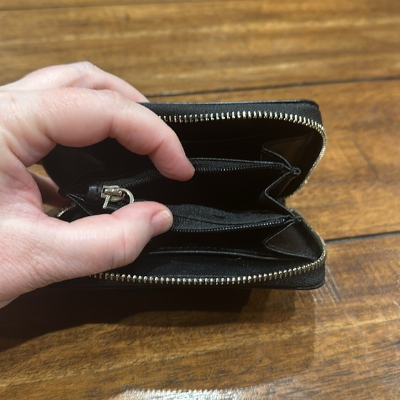 Excellent - Kate Spade small accordion style zipper wallet. - Picture 7 of 12